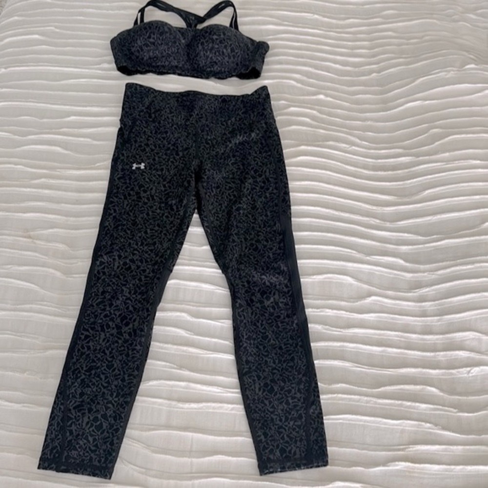Under Armour Heat Gear Sports Bra & Leggings Set